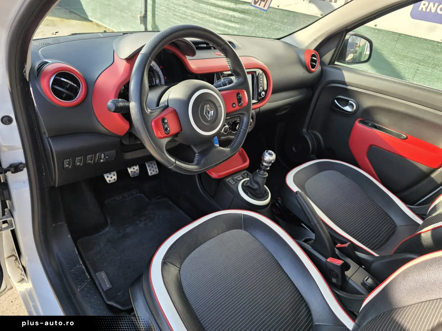 RENAULT TWINGO 2015 0.9 TCE 90 CP