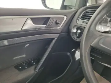 VOLKSWAGEN GOLF 1.0 TSI 115CP Trendline