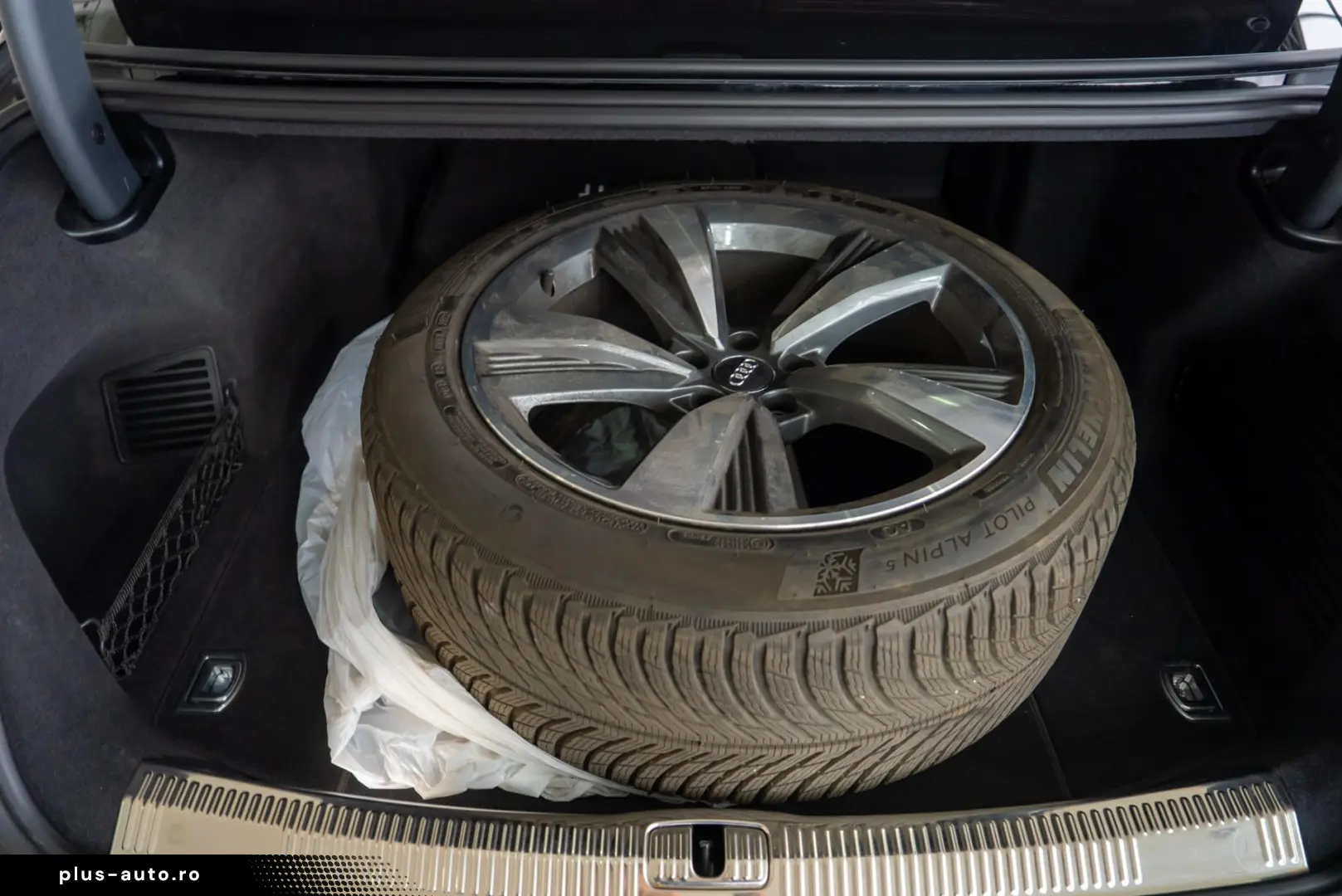 Audi A8 Long 60TFSIe 3.0 Plug-in Hybrid 4x4