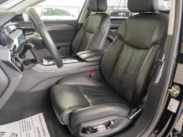 Audi A8 Long 60TFSIe 3.0 Plug-in Hybrid 4x4