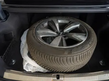 Audi A8 Long 60TFSIe 3.0 Plug-in Hybrid 4x4