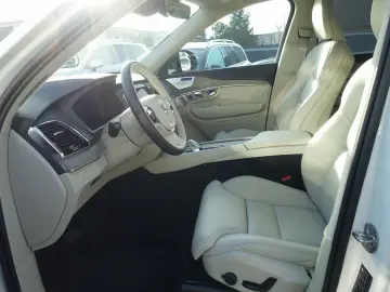 XC90 Ultra Dark T8 AWD Plug-in 360 Cam AHK Massa