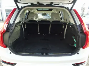 XC90 Ultra Dark T8 AWD Plug-in 360 Cam AHK Massa