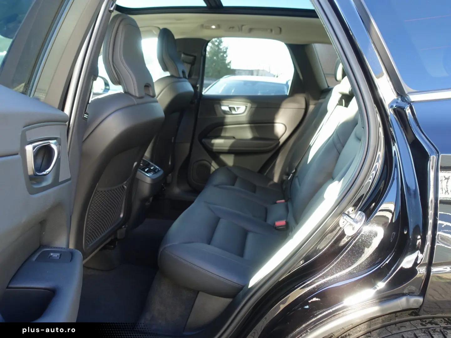 XC60 Ultimate B5 AWD Bright 360  FourC AHK StndH