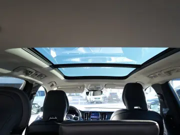 XC60 Ultimate B5 AWD Bright 360  FourC AHK StndH