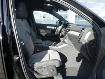 XC40 B3 Mild-Hybrid Benzin Core 360  BLIS