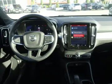 XC40 B3 Mild-Hybrid Benzin Core 360  BLIS