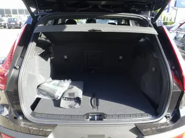 XC40 B3 Mild-Hybrid Benzin Core 360  BLIS