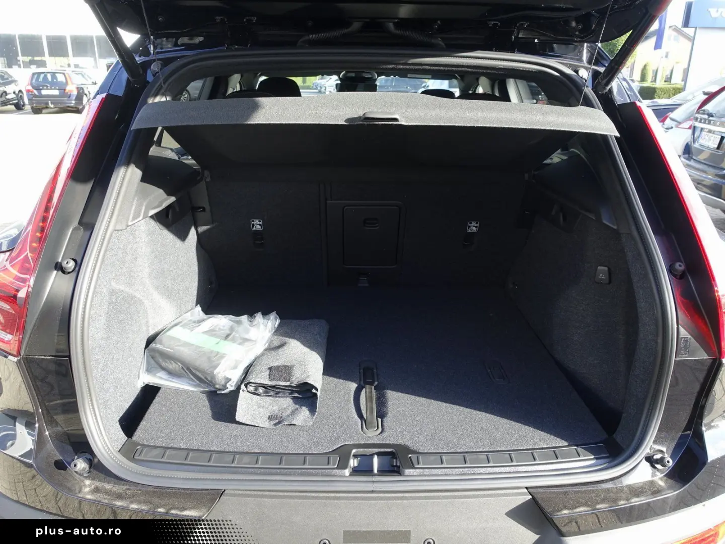 XC40 B3 Mild-Hybrid Benzin Core 360  BLIS