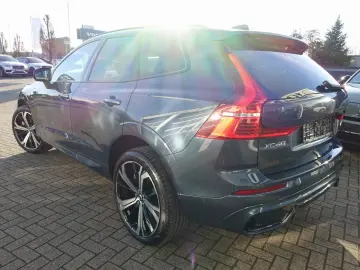 XC60 Ultra T8 AWD Plug-in Massage B&W 360  FourC
