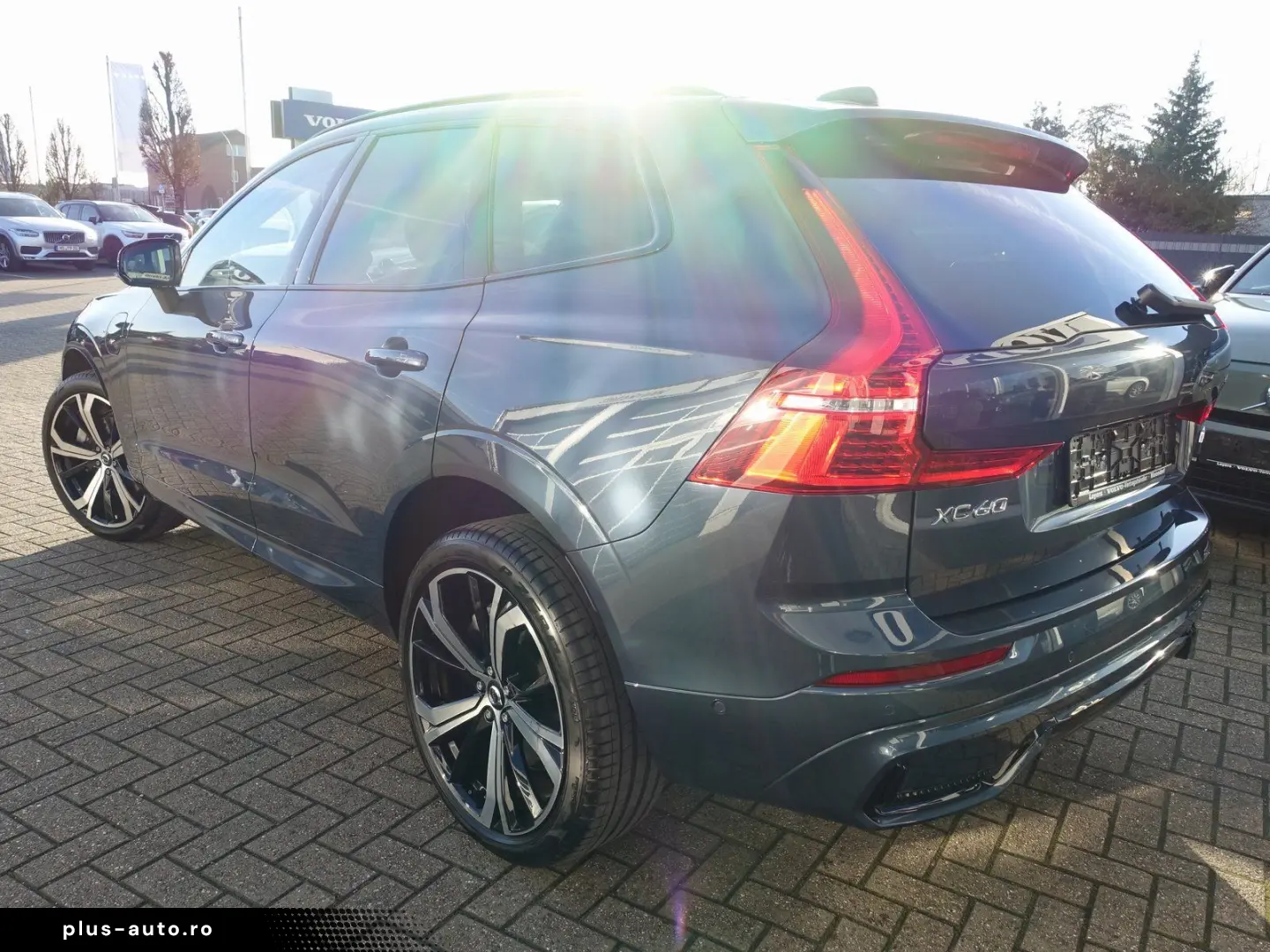 XC60 Ultra T8 AWD Plug-in Massage B&W 360  FourC