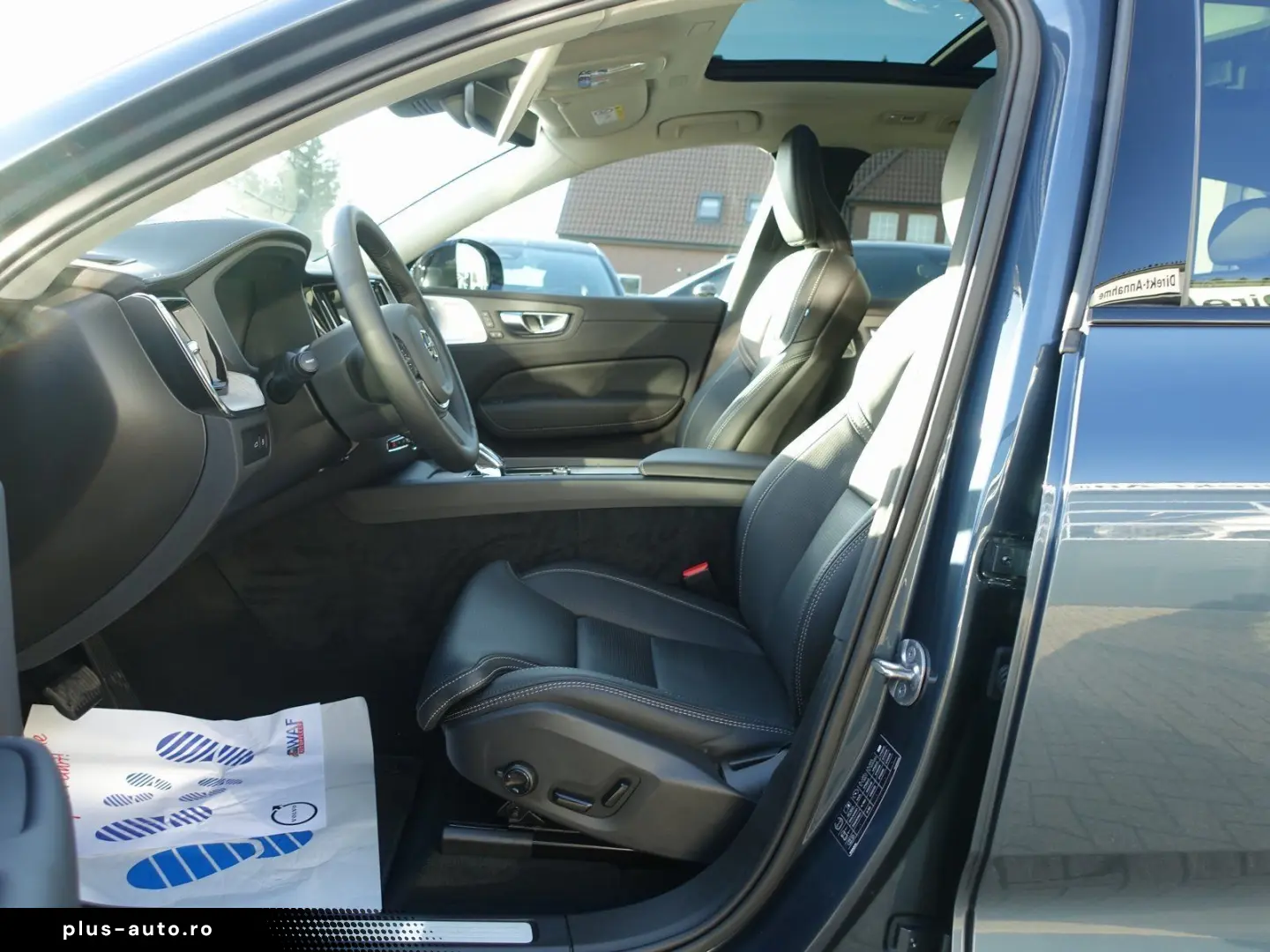 XC60 Ultra T8 AWD Plug-in Massage B&W 360  FourC