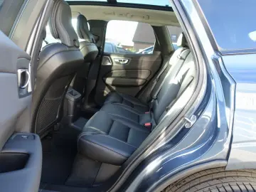 XC60 Ultra T8 AWD Plug-in Massage B&W 360  FourC