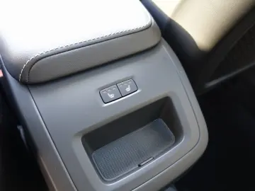 XC60 Ultra T8 AWD Plug-in Massage B&W 360  FourC