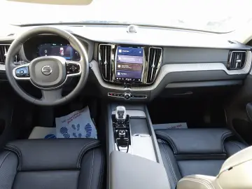 XC60 Ultra T8 AWD Plug-in Massage B&W 360  FourC