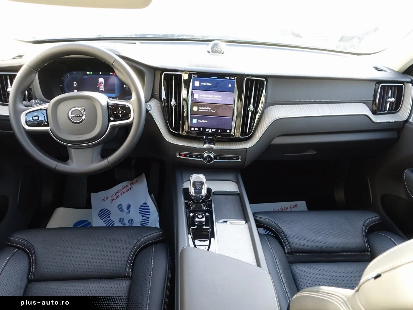 XC60 Ultra T8 AWD Plug-in Massage B&W 360  FourC