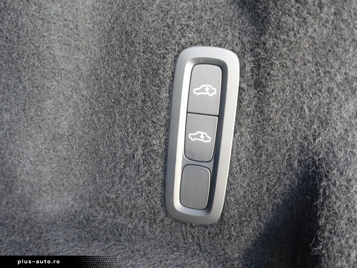 XC60 Ultra T8 AWD Plug-in Massage B&W 360  FourC