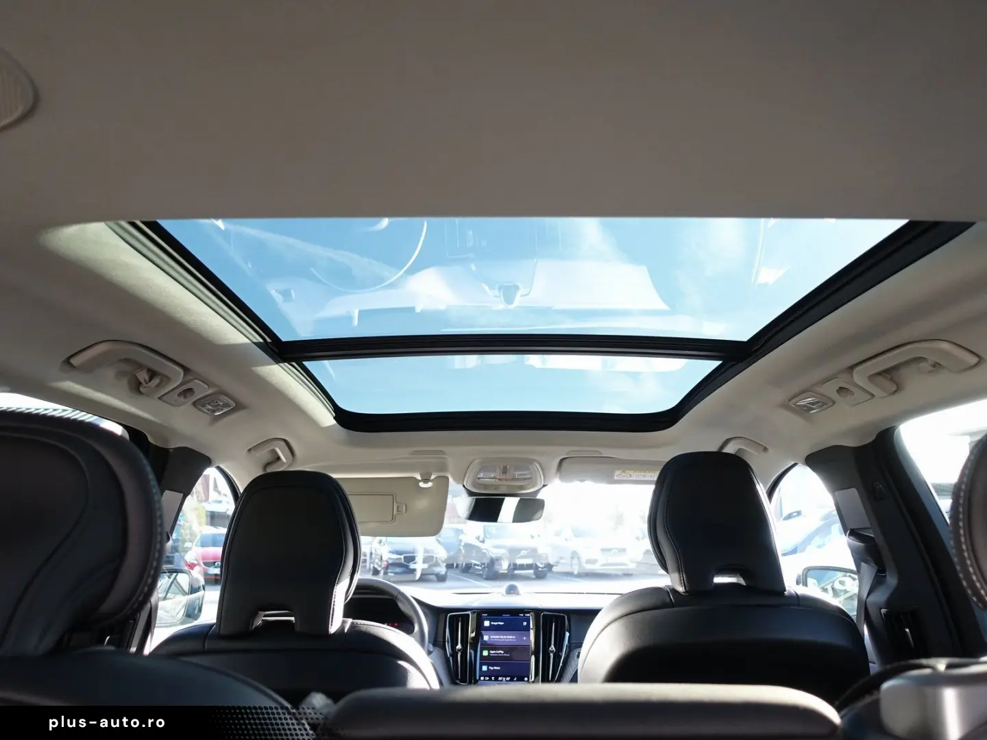 XC60 Ultra T8 AWD Plug-in Massage B&W 360  FourC