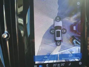 XC60 Ultra T8 AWD Plug-in Massage B&W 360  FourC