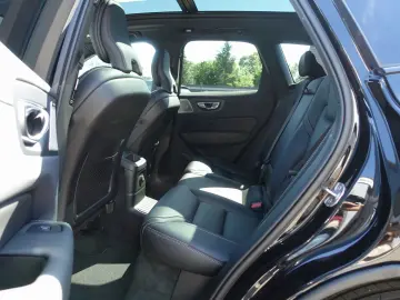 XC60 Black Edition Plus T8 AWD HeadUP 360  B&W