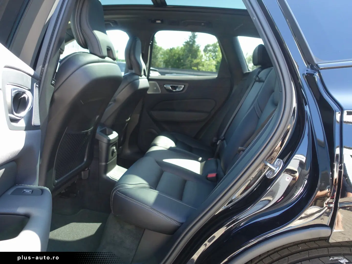 XC60 Black Edition Plus T8 AWD HeadUP 360  B&W