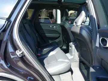 XC60 Black Edition Plus T8 AWD HeadUP 360  B&W