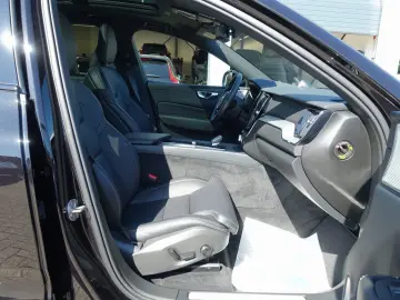XC60 Black Edition Plus T8 AWD HeadUP 360  B&W