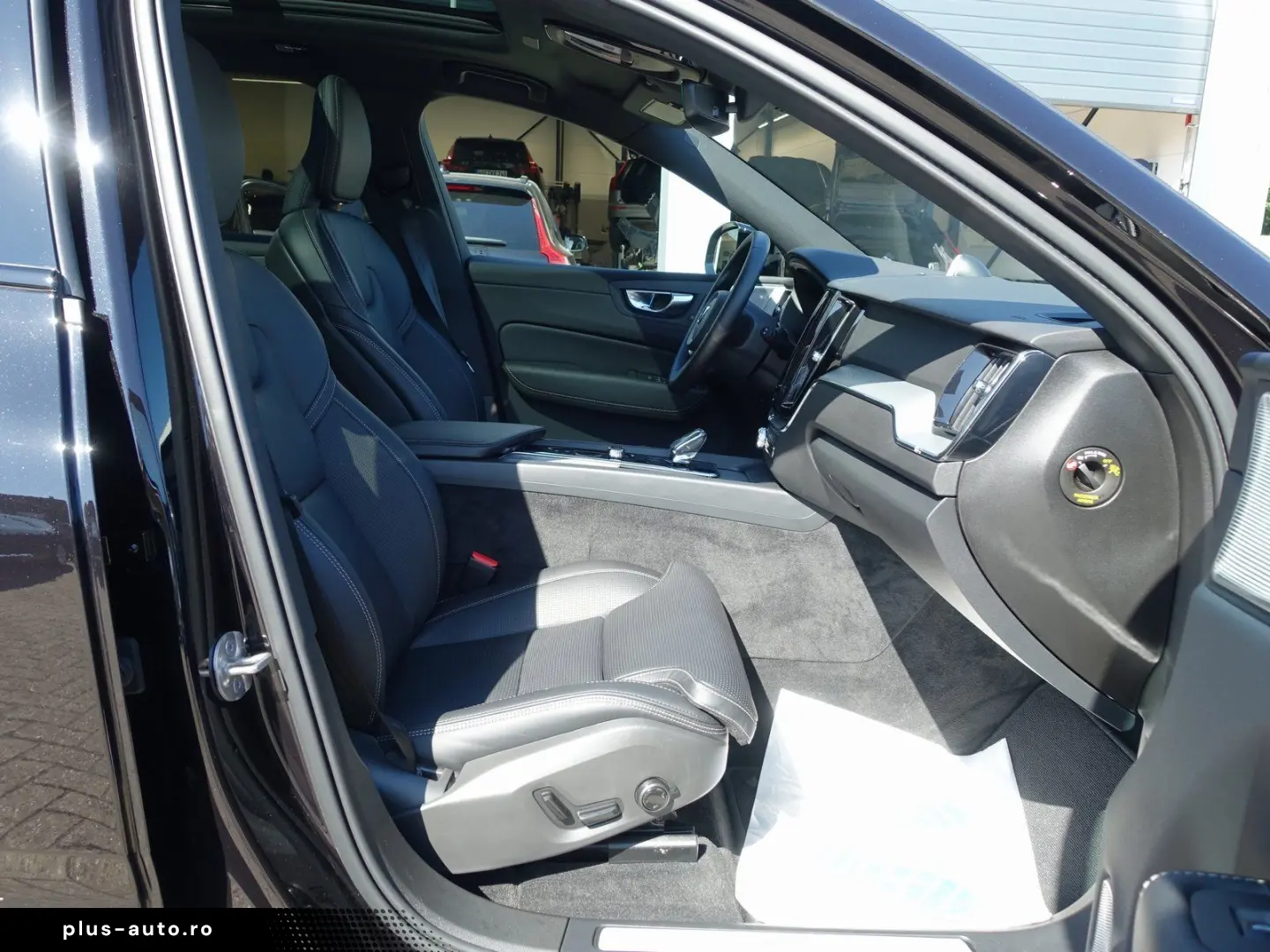 XC60 Black Edition Plus T8 AWD HeadUP 360  B&W