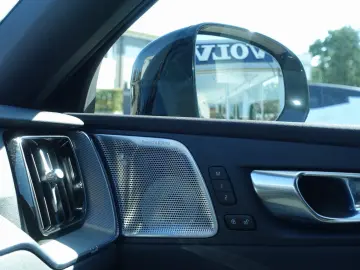 XC60 Black Edition Plus T8 AWD HeadUP 360  B&W