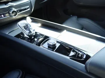 XC60 Black Edition Plus T8 AWD HeadUP 360  B&W