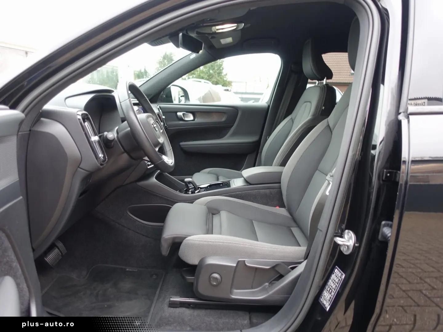 XC40 Recharge Twin Motor Plus AWD AHK BLS Kamera