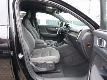 XC40 Recharge Twin Motor Plus AWD AHK BLS Kamera