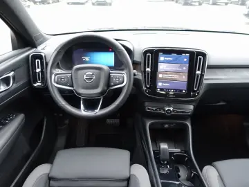 XC40 Recharge Twin Motor Plus AWD AHK BLS Kamera