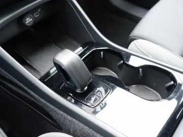 XC40 Recharge Twin Motor Plus AWD AHK BLS Kamera