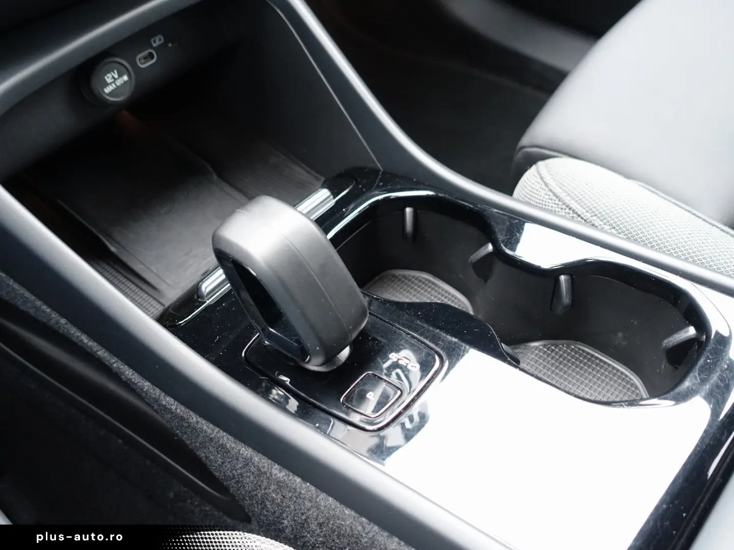 XC40 Recharge Twin Motor Plus AWD AHK BLS Kamera