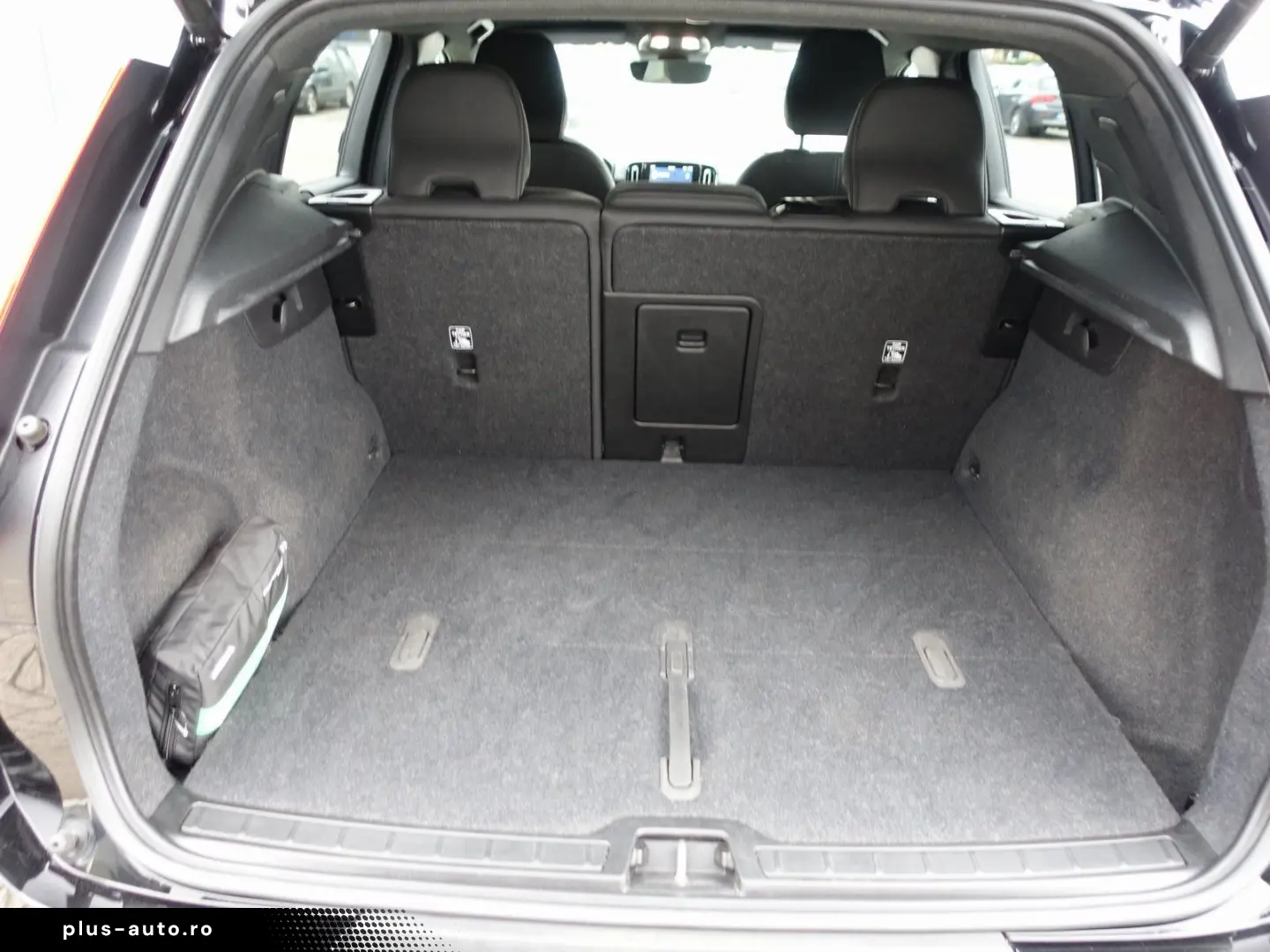 XC40 Recharge Twin Motor Plus AWD AHK BLS Kamera