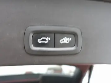 XC40 Recharge Twin Motor Plus AWD AHK BLS Kamera