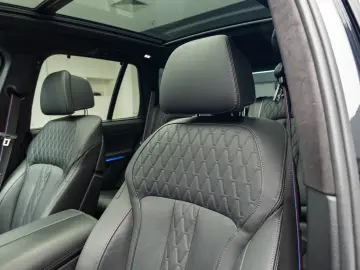 BMW X5 M60i 2024 H&K Air Suspension