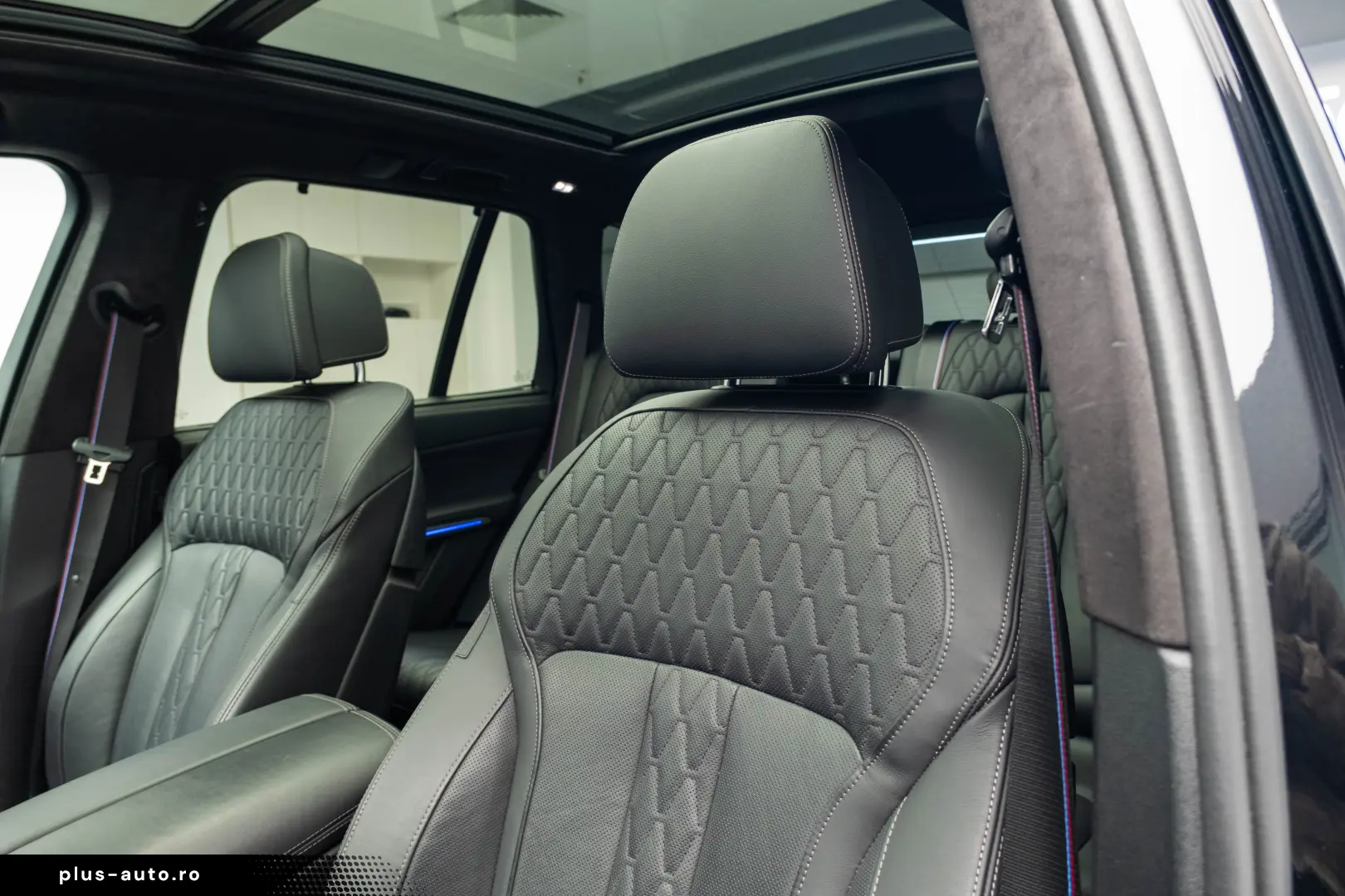 BMW X5 M60i 2024 H&K Air Suspension