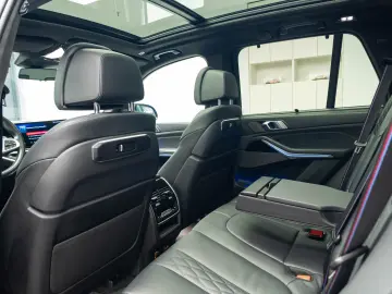 BMW X5 M60i 2024 H&K Air Suspension