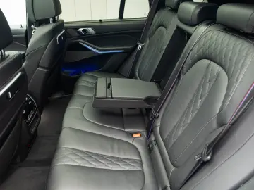 BMW X5 M60i 2024 H&K Air Suspension