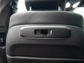 BMW X5 M60i 2024 H&K Air Suspension