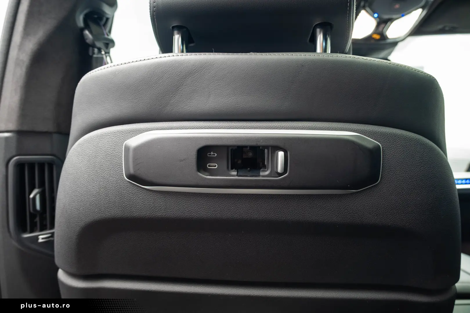 BMW X5 M60i 2024 H&K Air Suspension