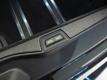 BMW X5 M60i 2024 H&K Air Suspension