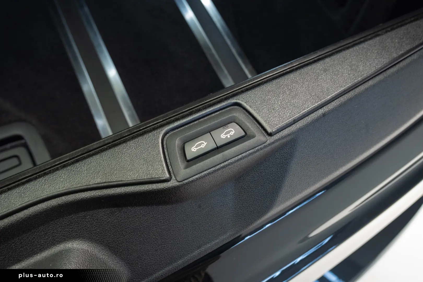 BMW X5 M60i 2024 H&K Air Suspension