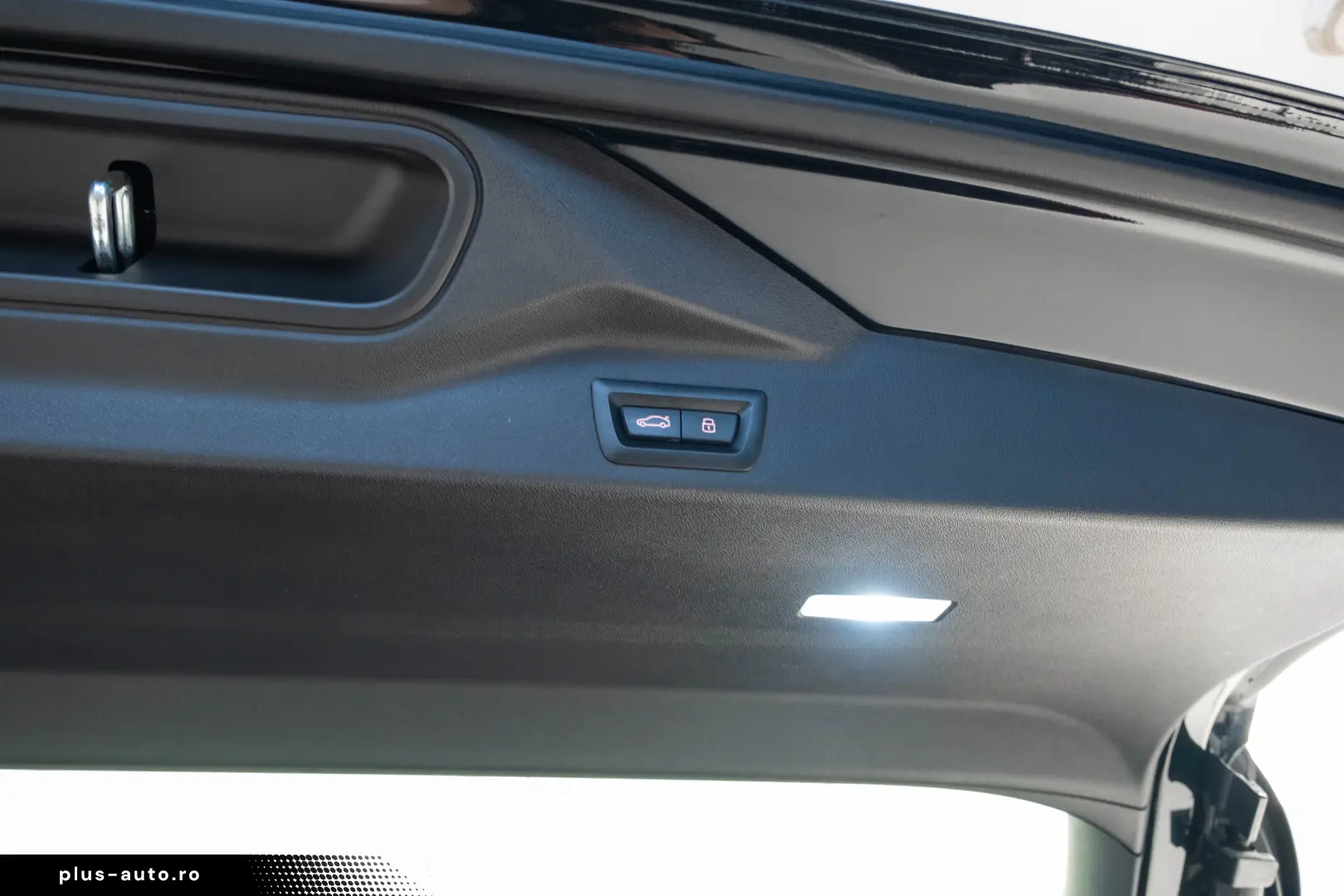 BMW X5 M60i 2024 H&K Air Suspension