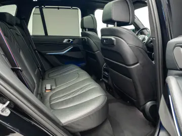 BMW X5 M60i 2024 H&K Air Suspension