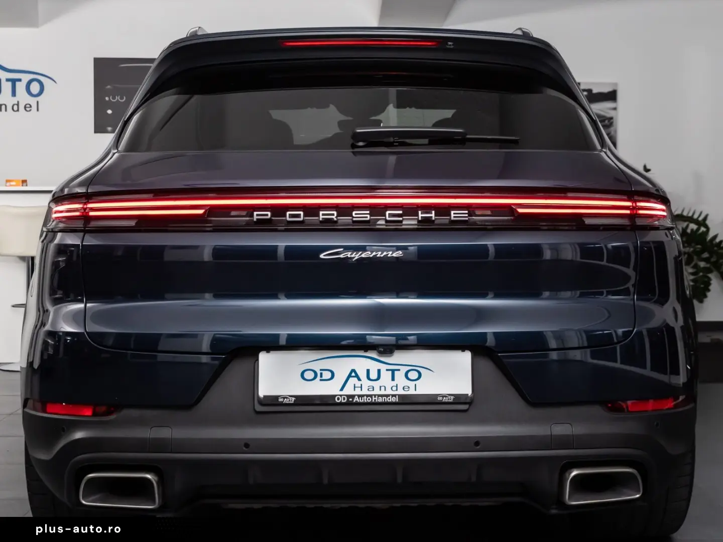 Cayenne E-Hybrid Pano Luft Chrono AHK 21