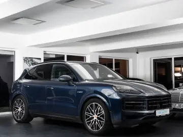 Cayenne E-Hybrid Pano Luft Chrono AHK 21