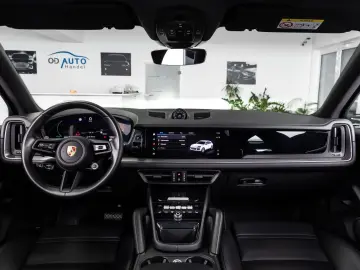 Cayenne E-Hybrid Pano Luft Chrono AHK 21